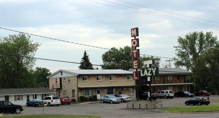 Lazy T Motel - Web Listing (newer photo)